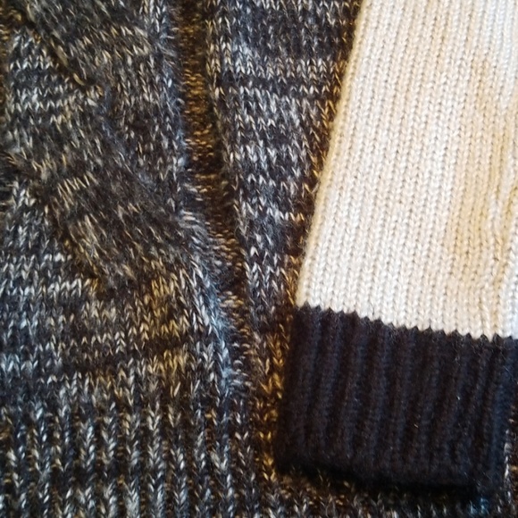 Forever 21 Sweater - Picture 2 of 4